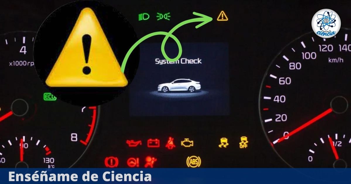 signo de admiracion en el tablero del carro