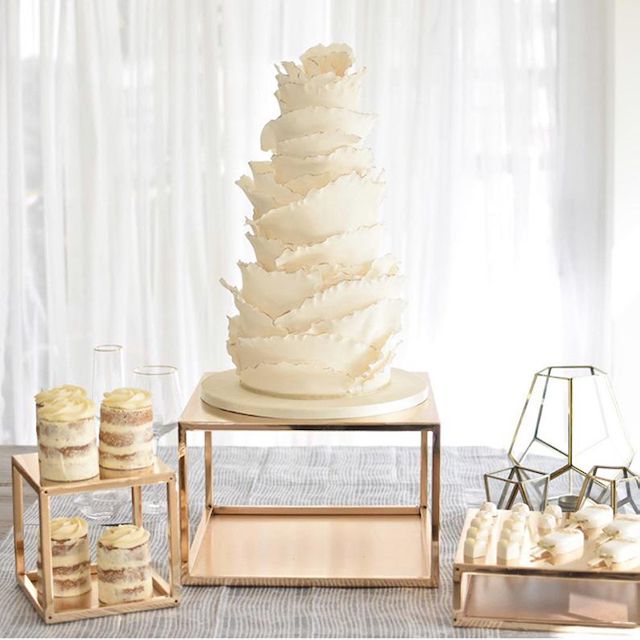 cake stands for wedding cakes