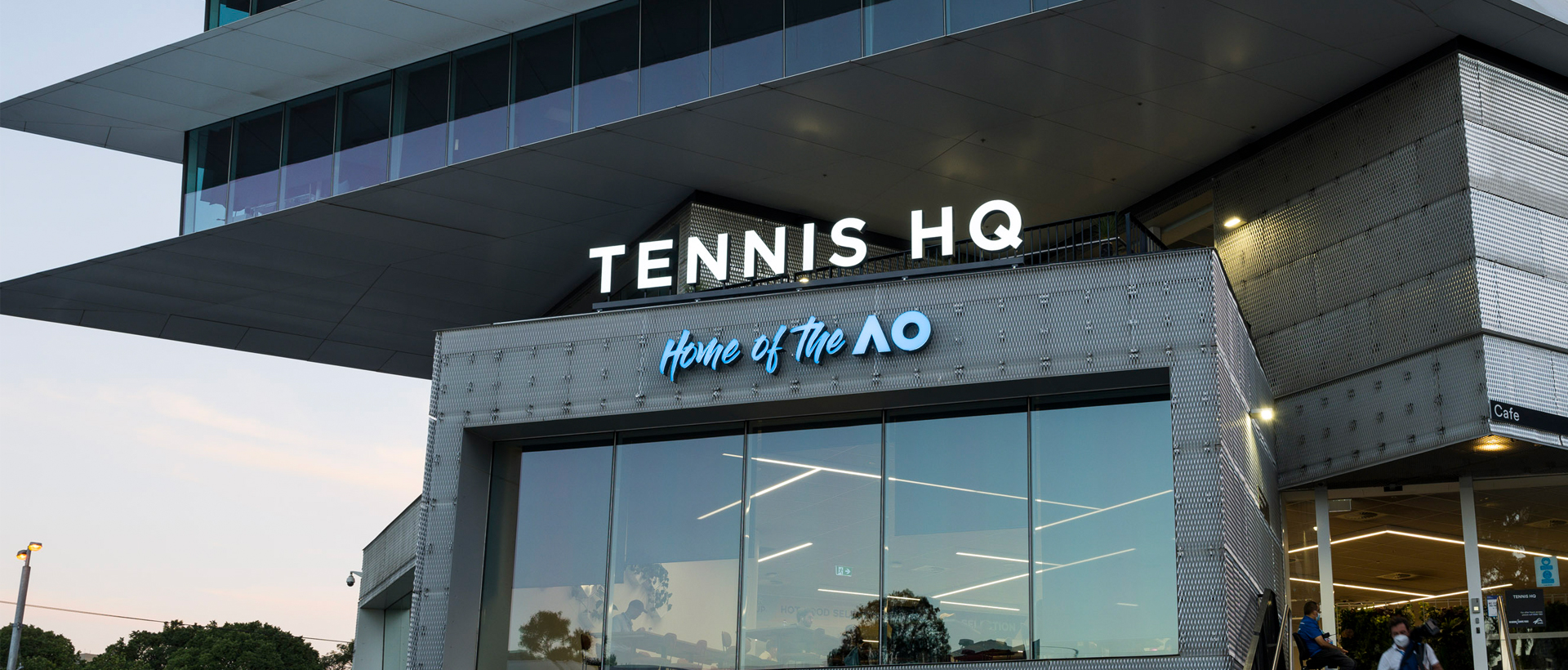 tennis hq cafe