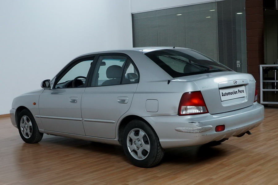 hyundai 1.5 gls 2000 model