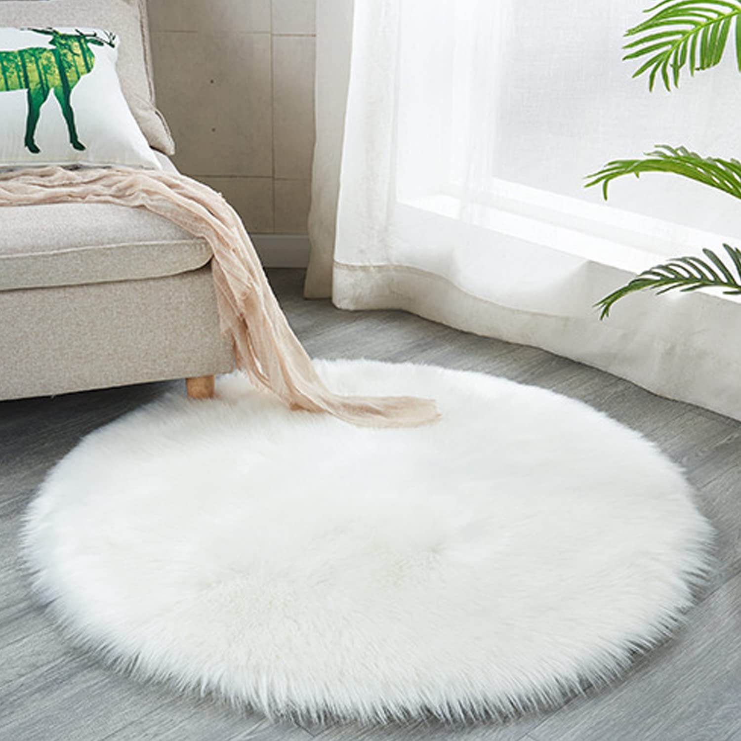 round white fluffy rug