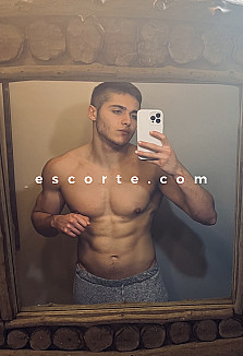 escort gay caen