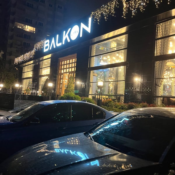 lara balkon cafe