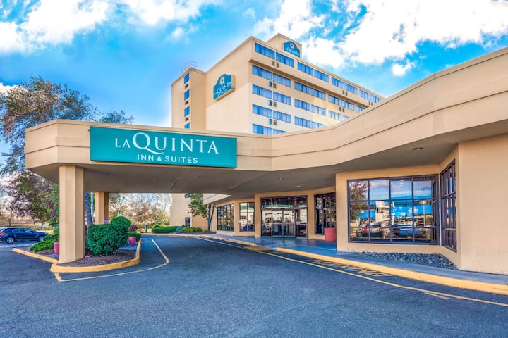 la quinta inn and suites locations