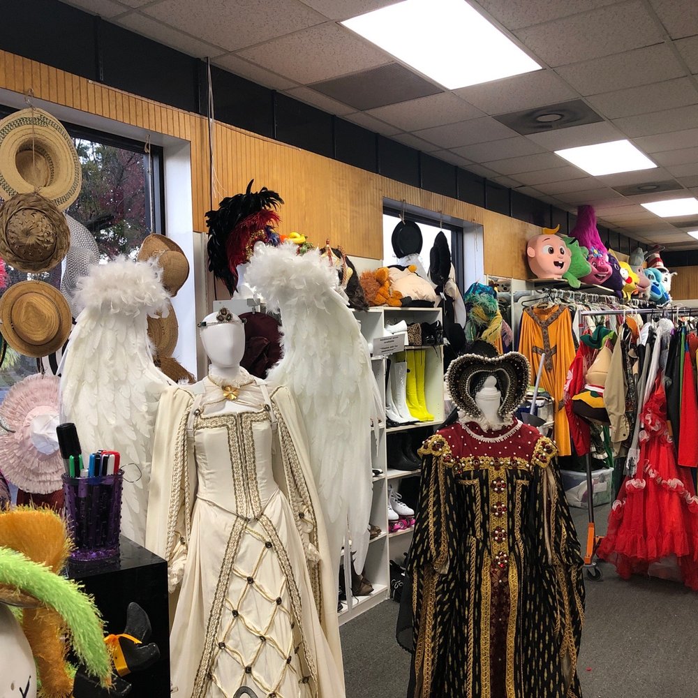 costume warehouse near me