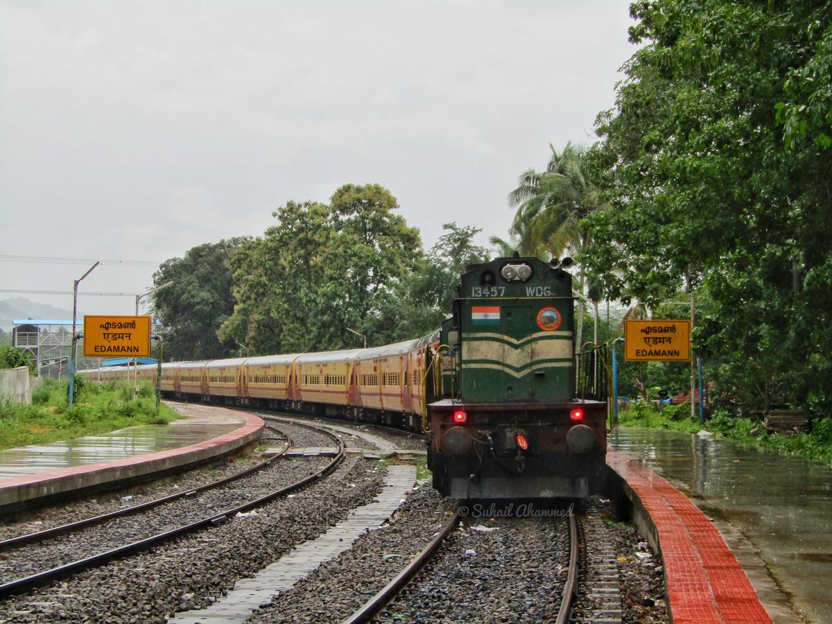 16102 train status