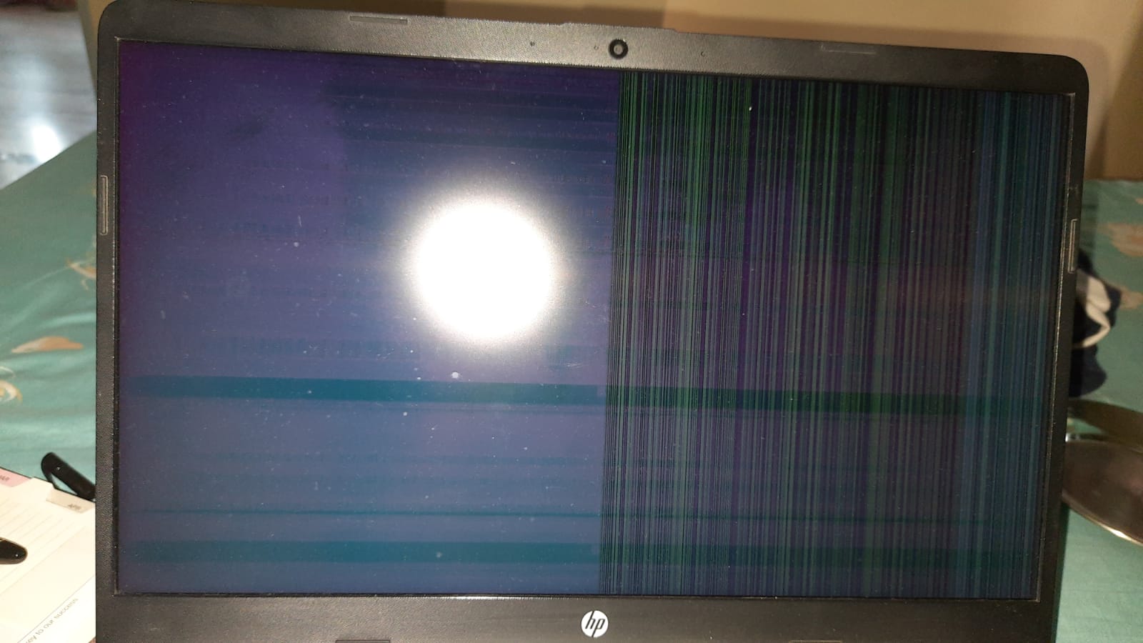 hp laptop flashing screen