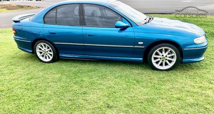 holden commodore vt berlina