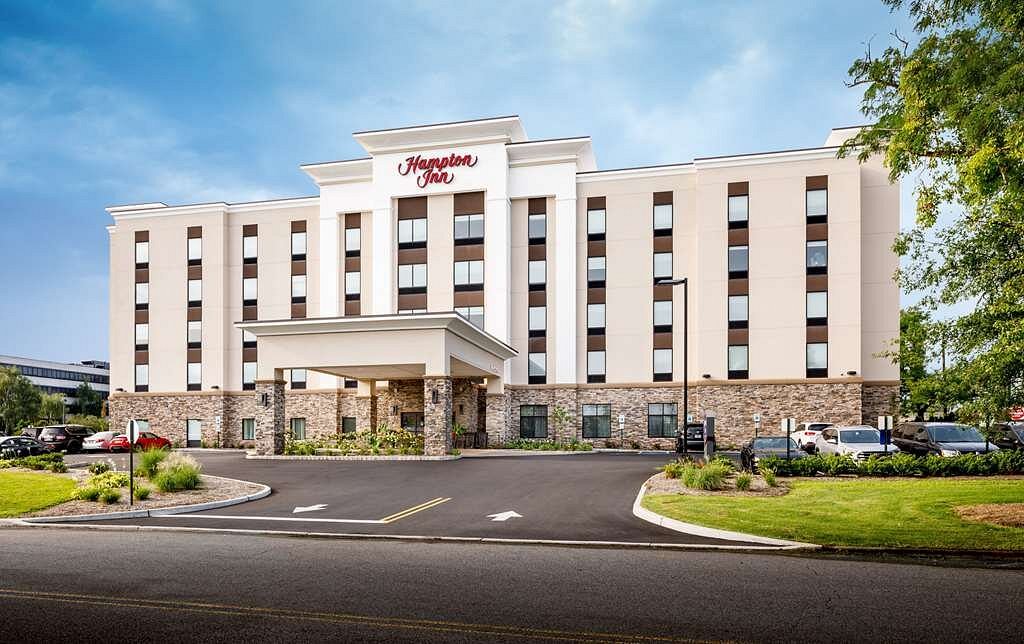 hotels in paramus nj