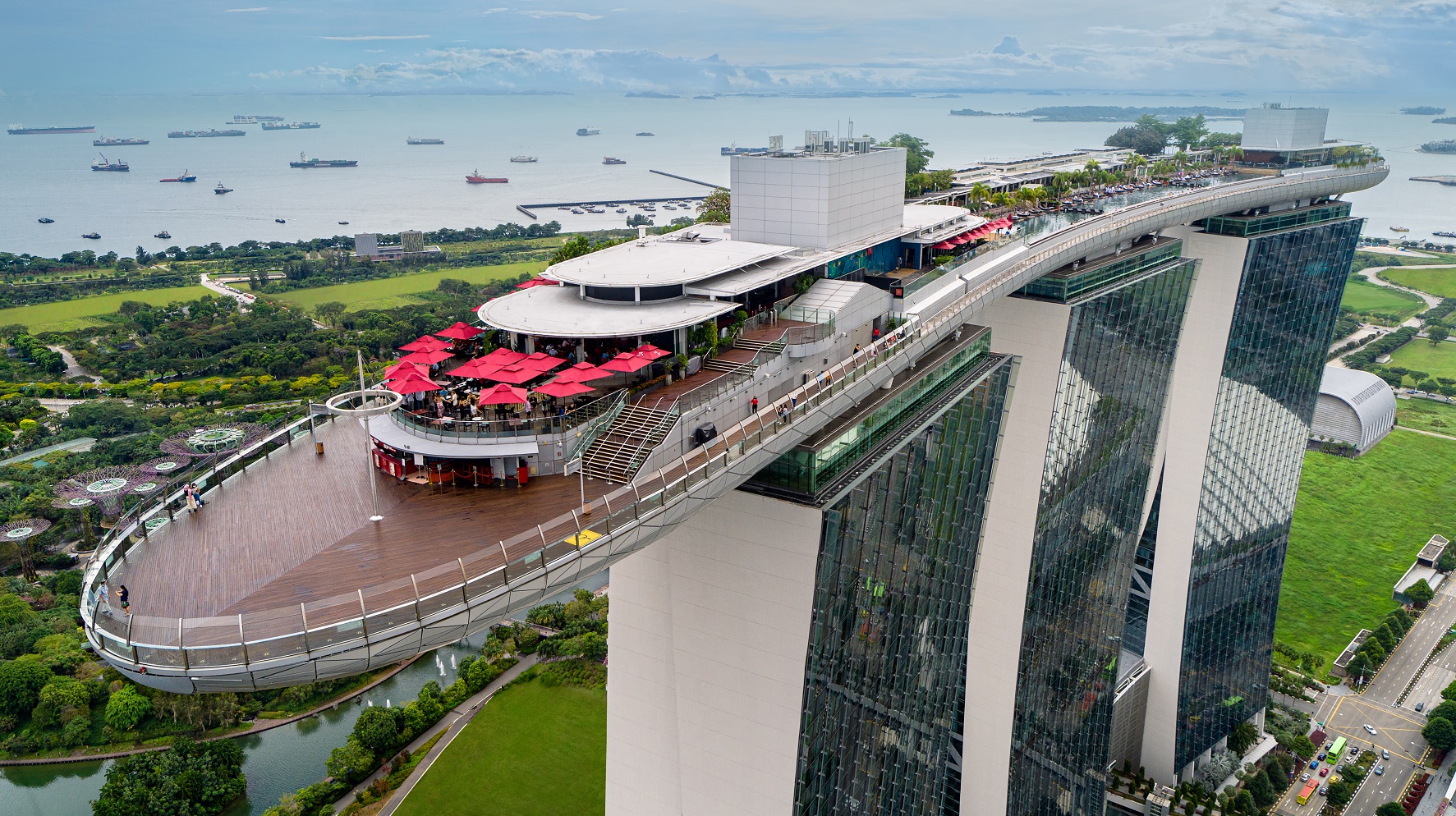 marina bay sands skypark free entry