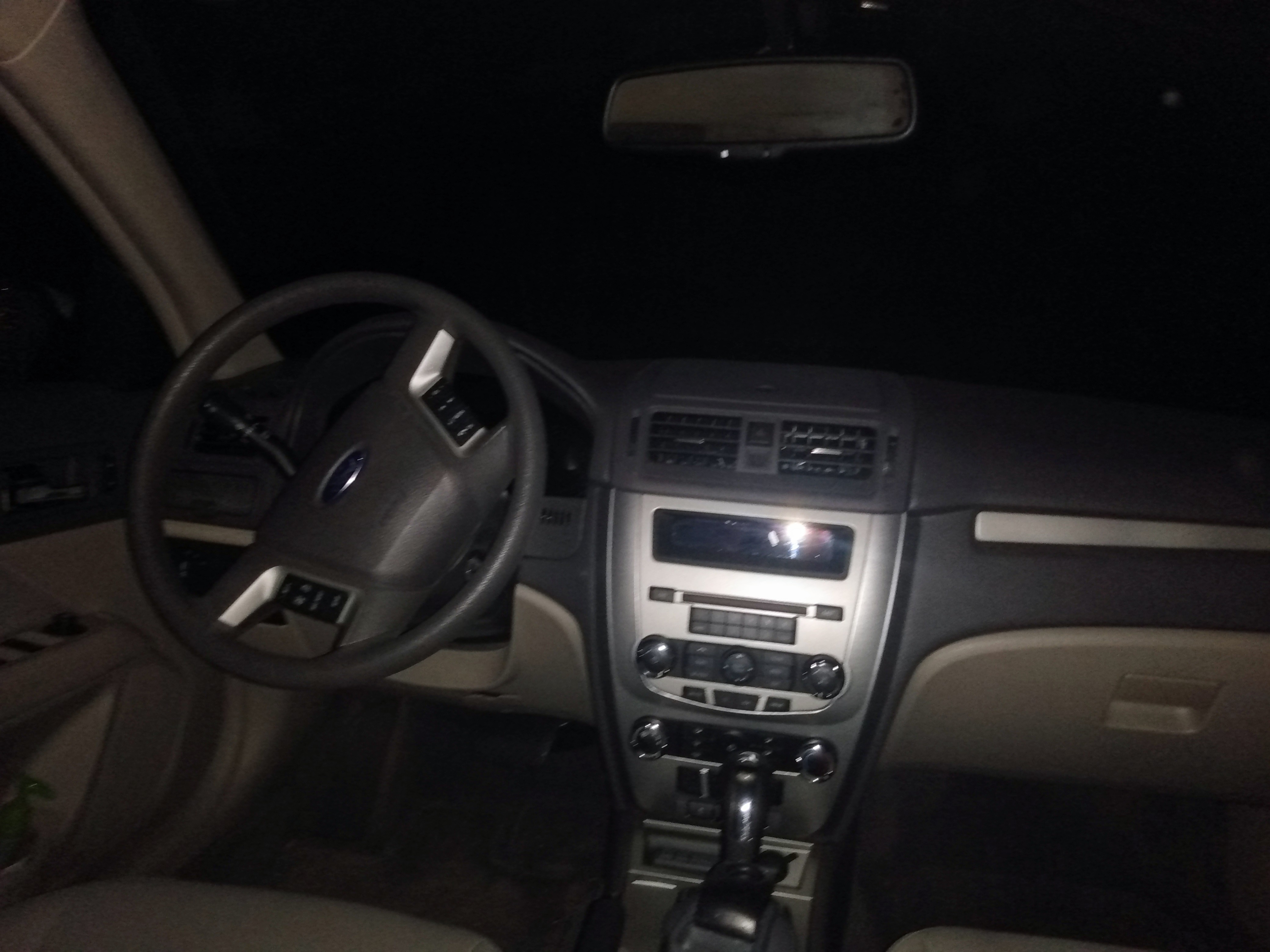 2011 ford fusion interior