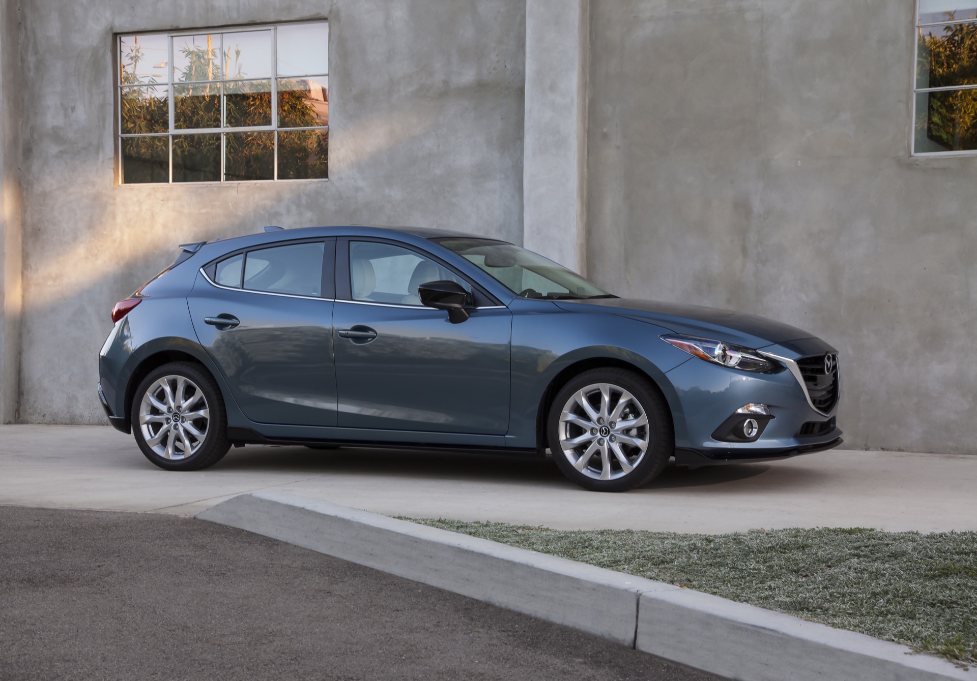 2015 mazda 3 hatchback dimensions