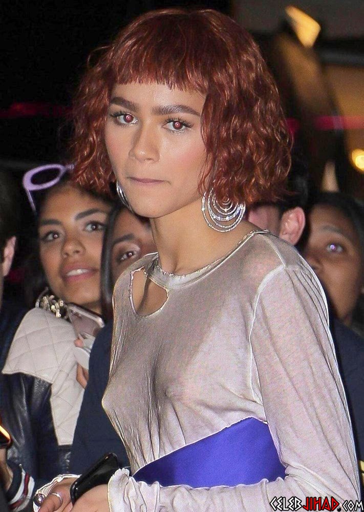 zendaya nipples