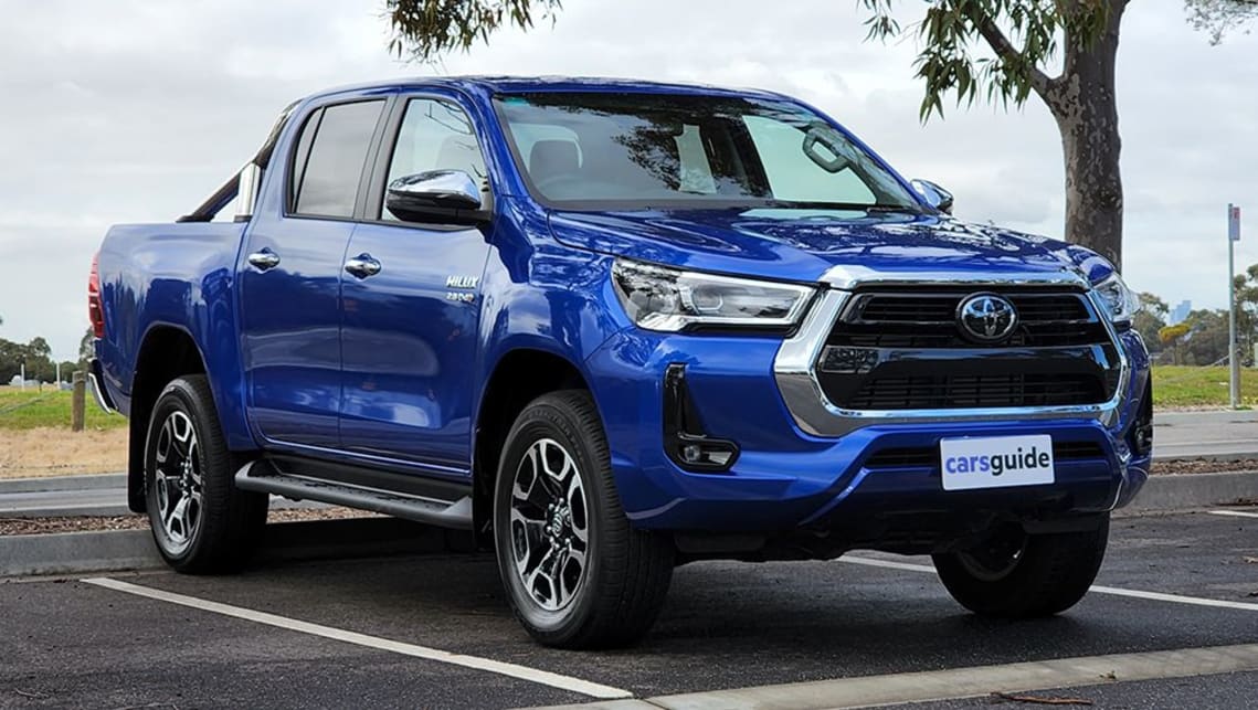 2023 hilux sr