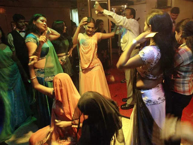 best dance bar in mumbai