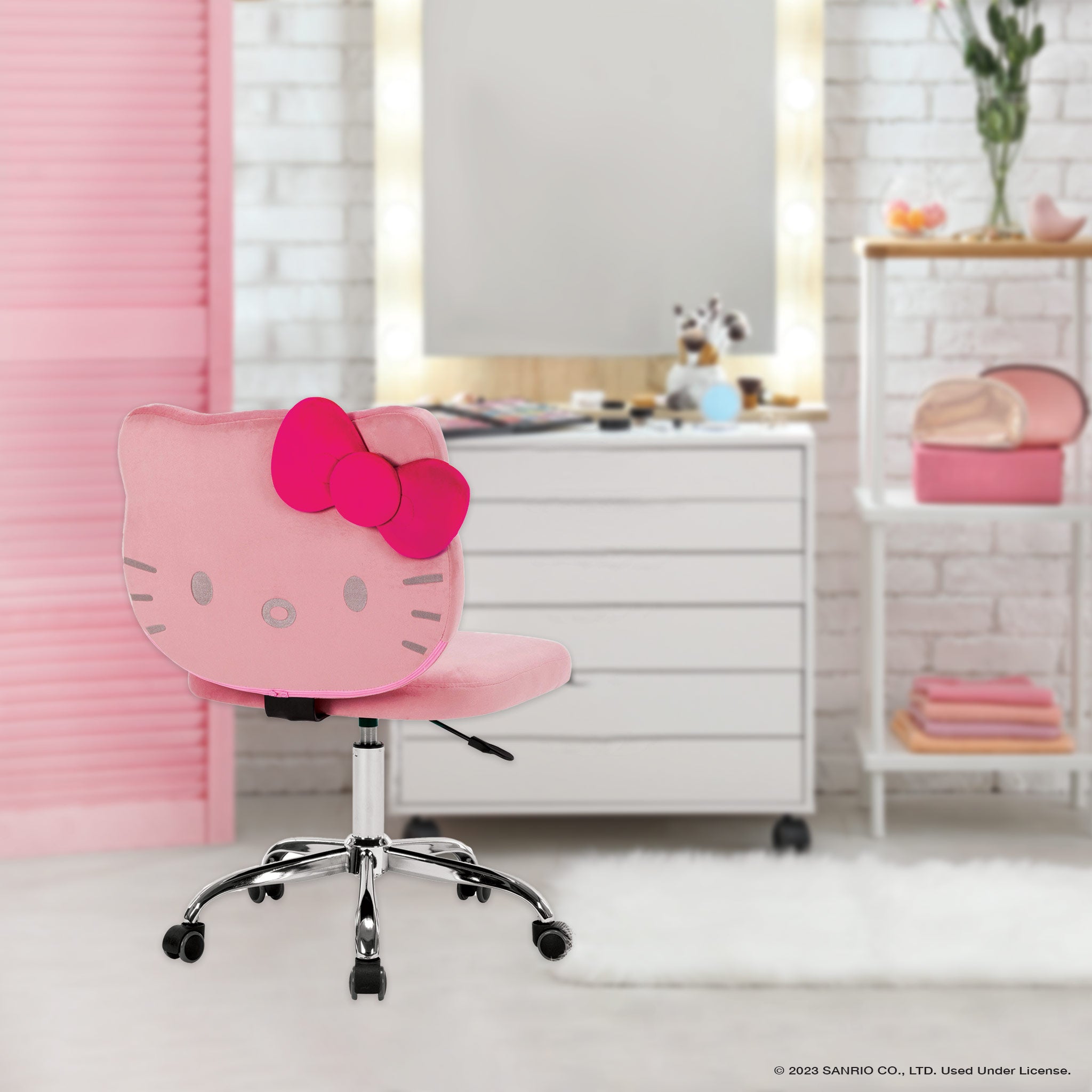 hello kitty chair pink