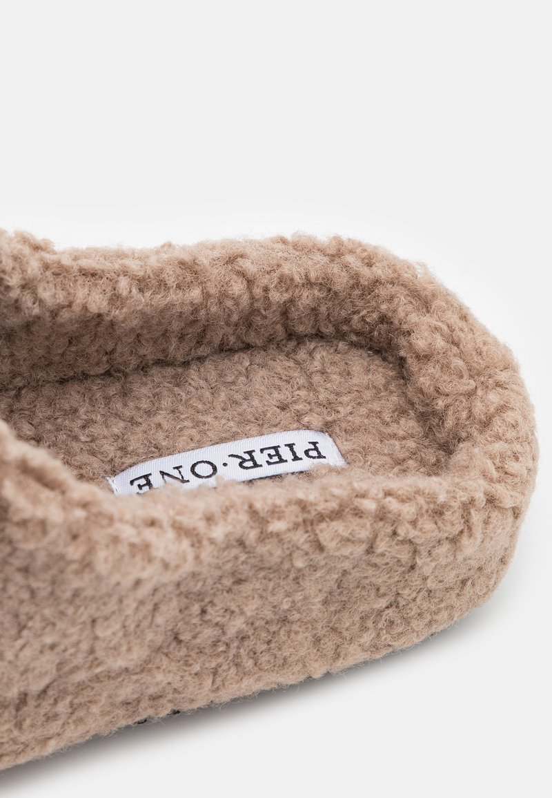 pier one woman slipper