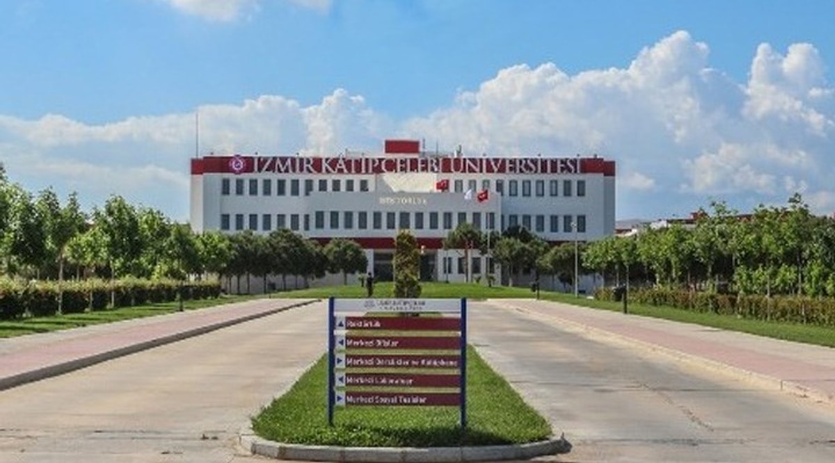 izmir katip çelebi devlet üniversitesi mi