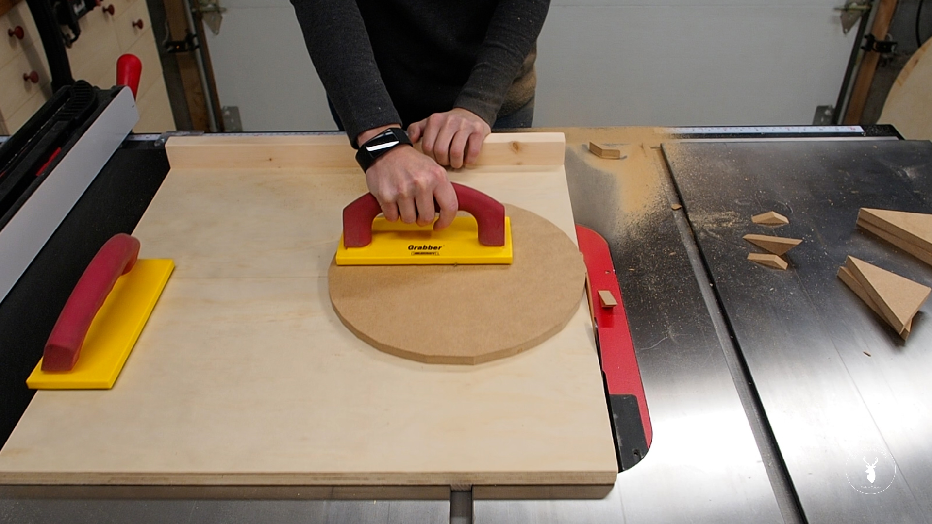 cutting a perfect circle in wood