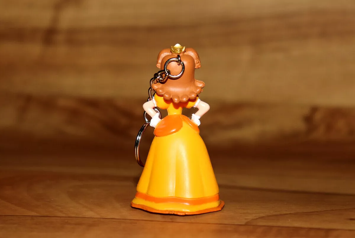 princess daisy keychain