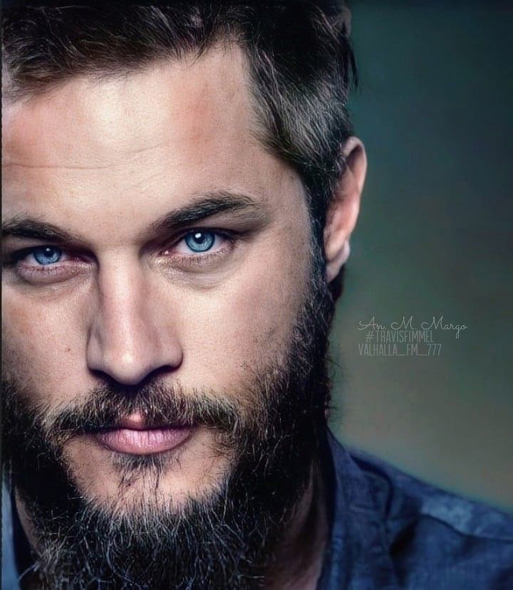 travis fimmel eyes