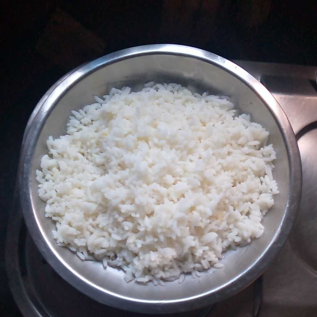 100 gram boiled rice calories