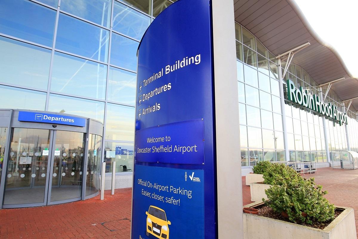 robin hood airport departures and arrivals