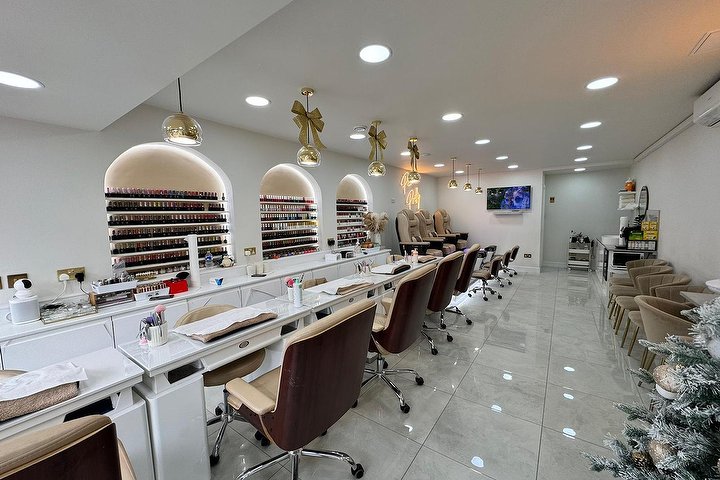 nail salon buckhurst hill