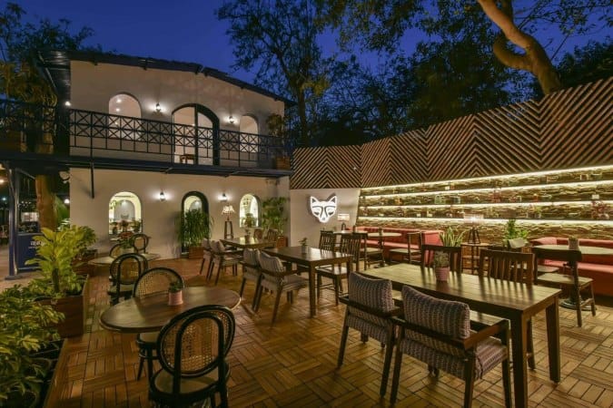 cafe near gujarat university