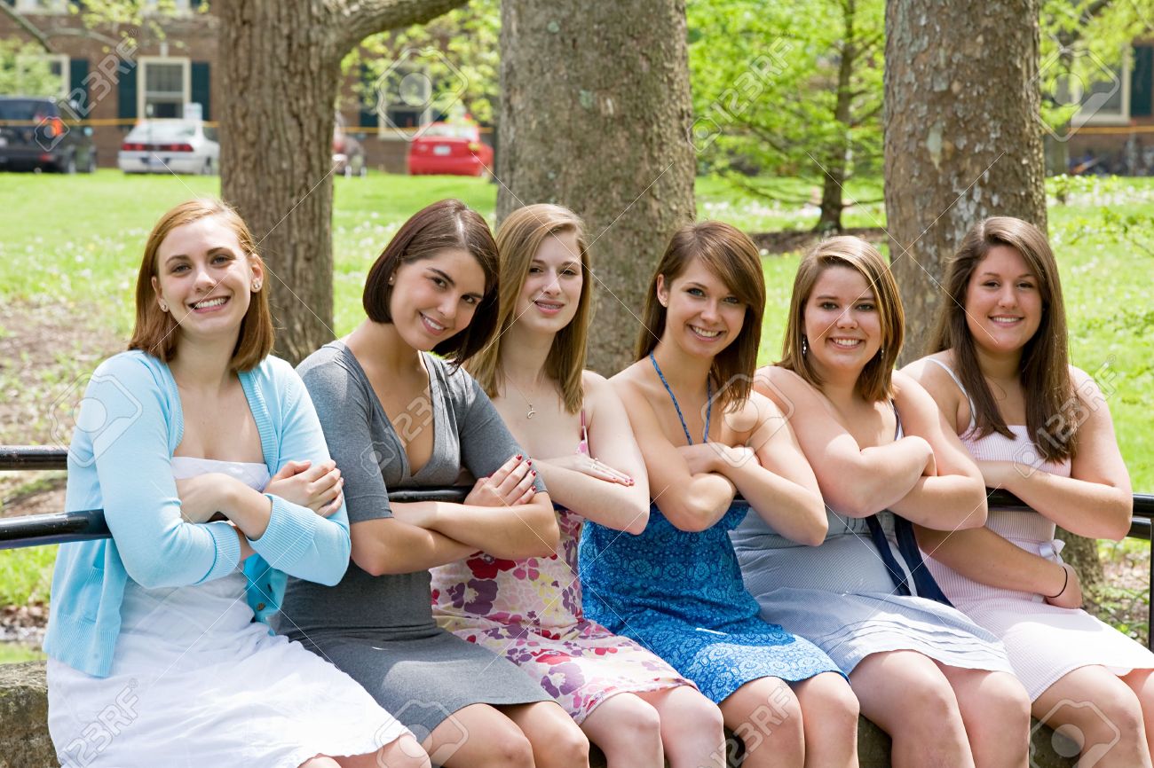 college girls group photo