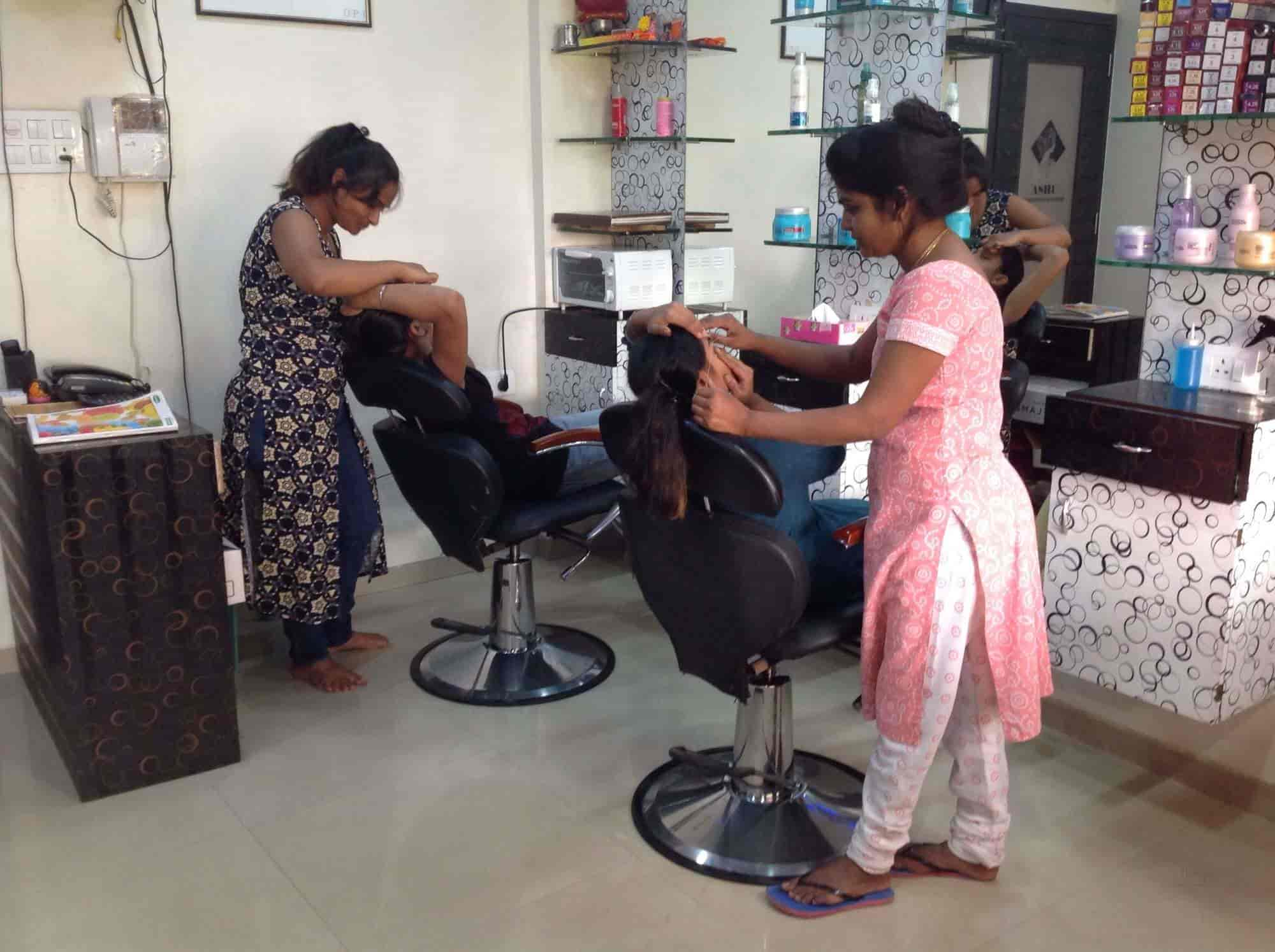 beauty parlour for ladies near me