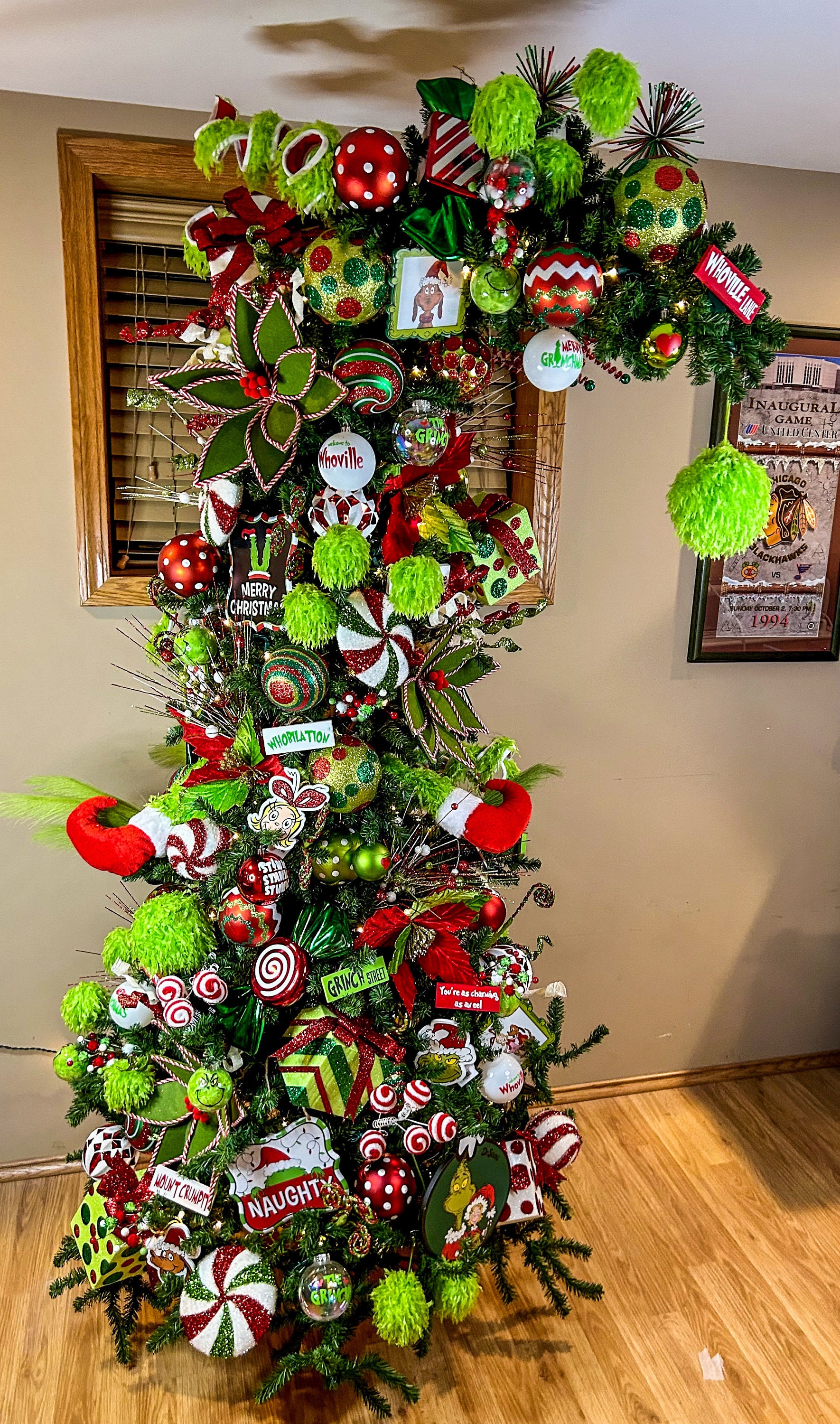 the grinch xmas tree