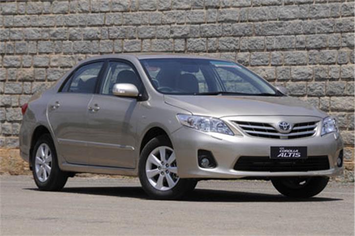 corolla altis 2011