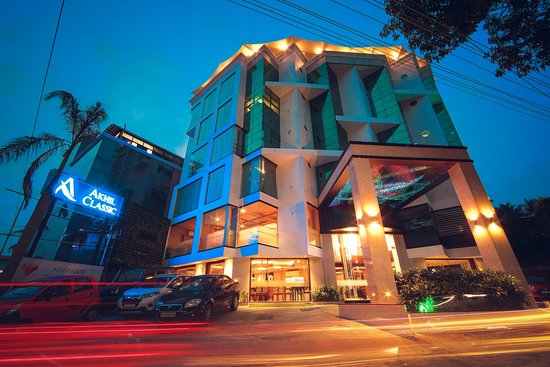 hotels near thampanoor