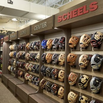 scheels west des moines hours