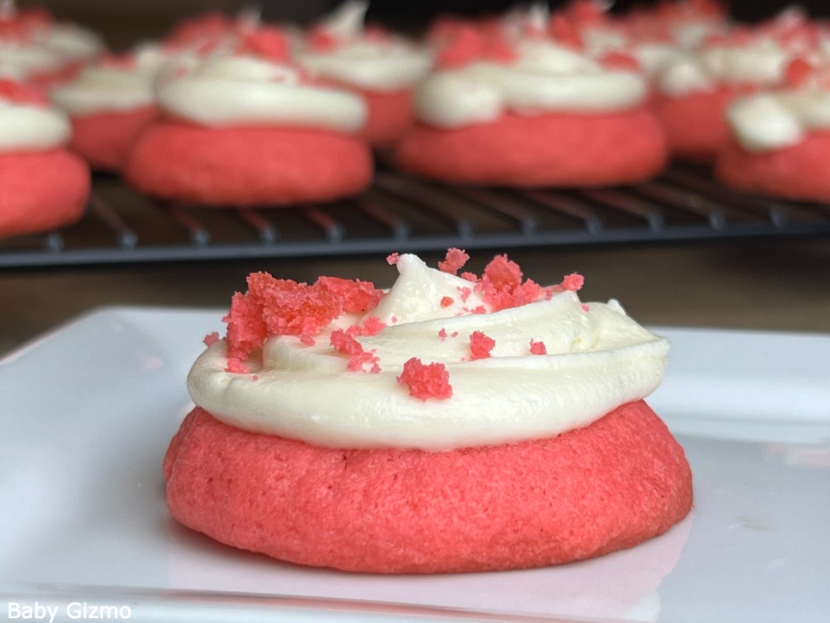 pink velvet crumbl cookie recipe