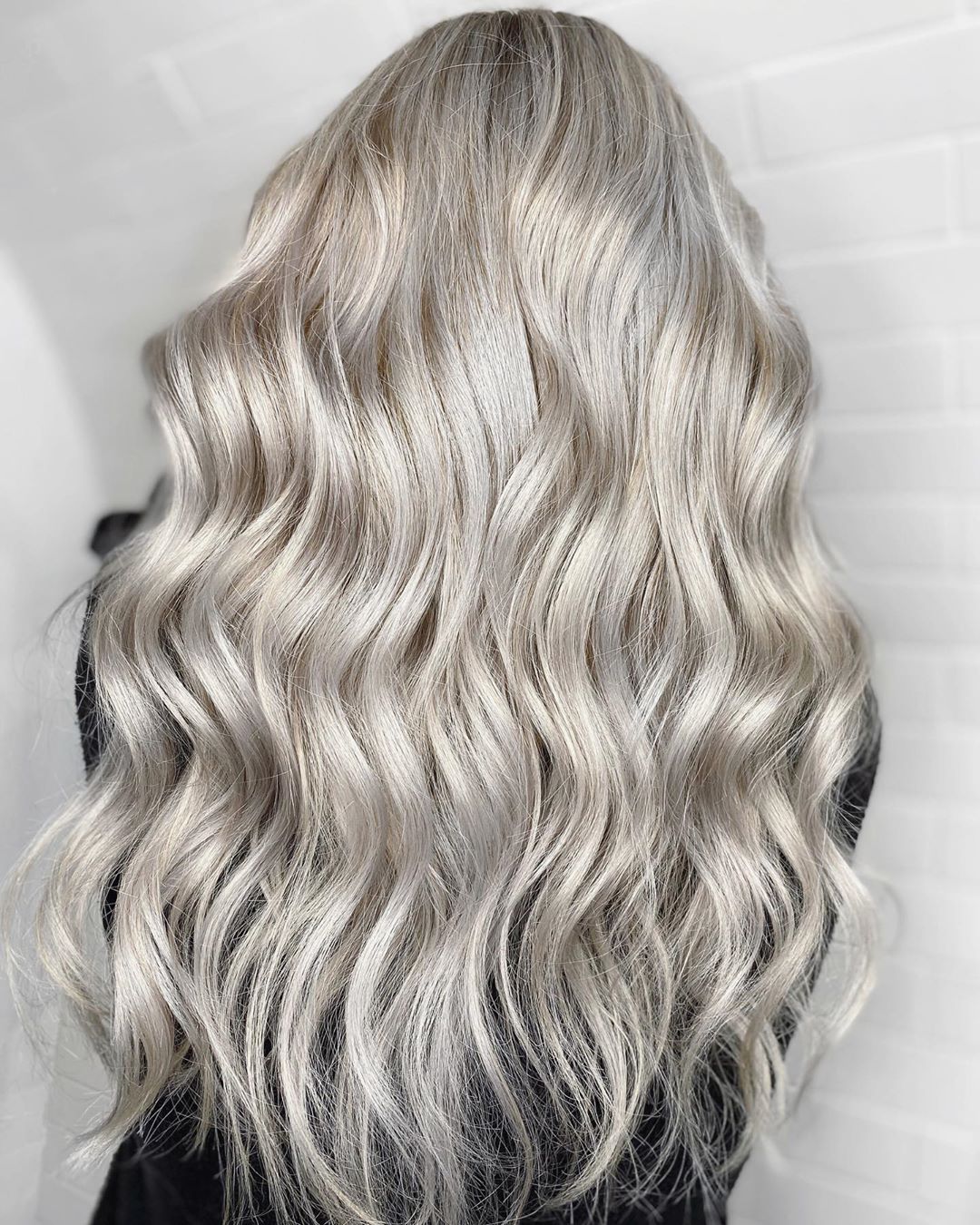 silver blonde hair highlights