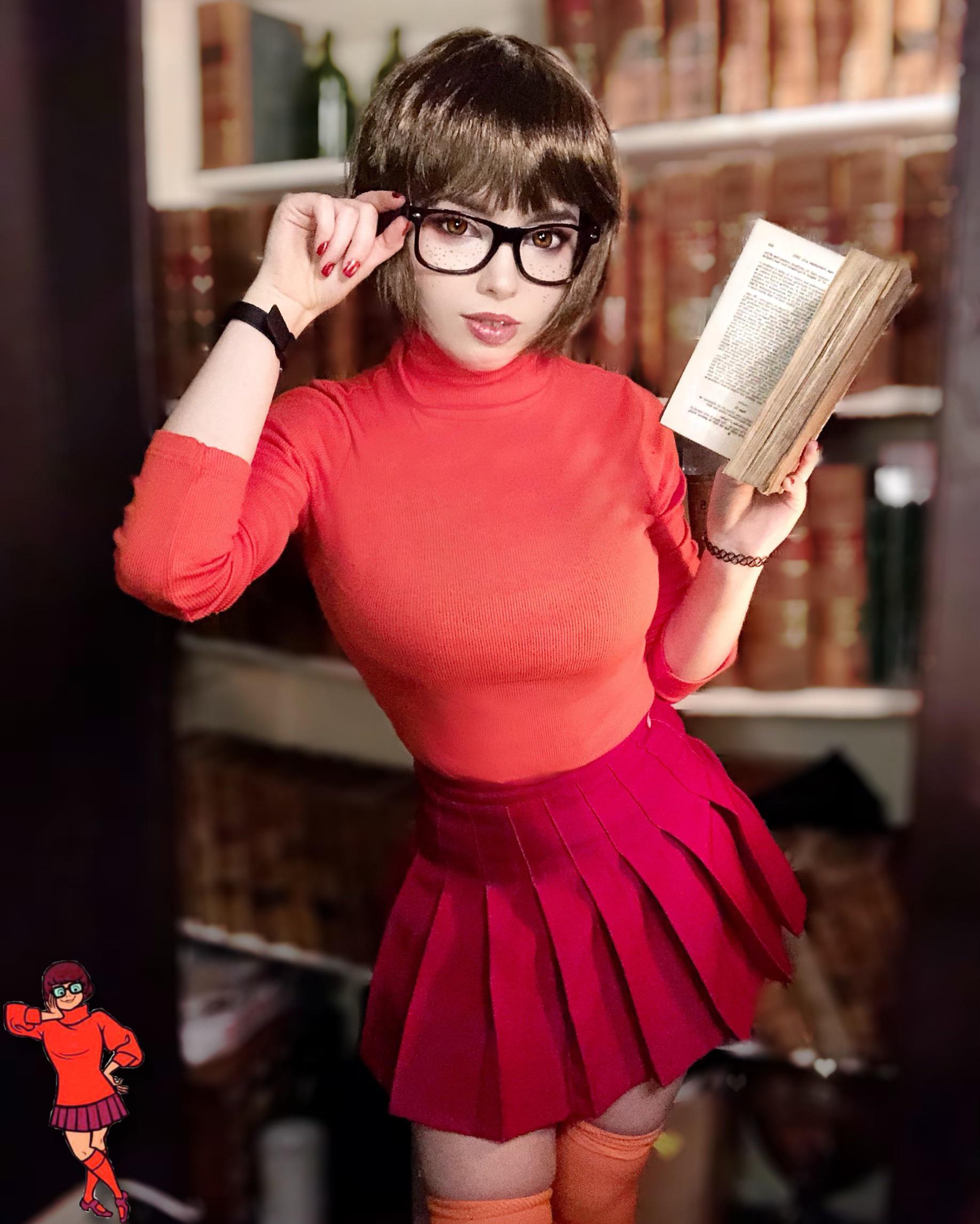 velma cosplayer