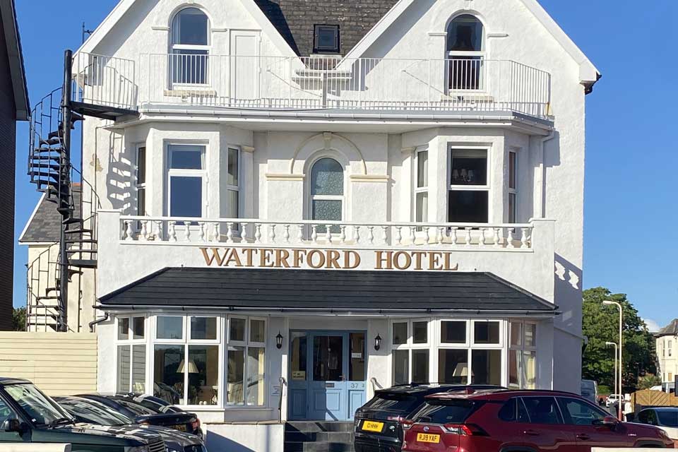 waterford hotel southport