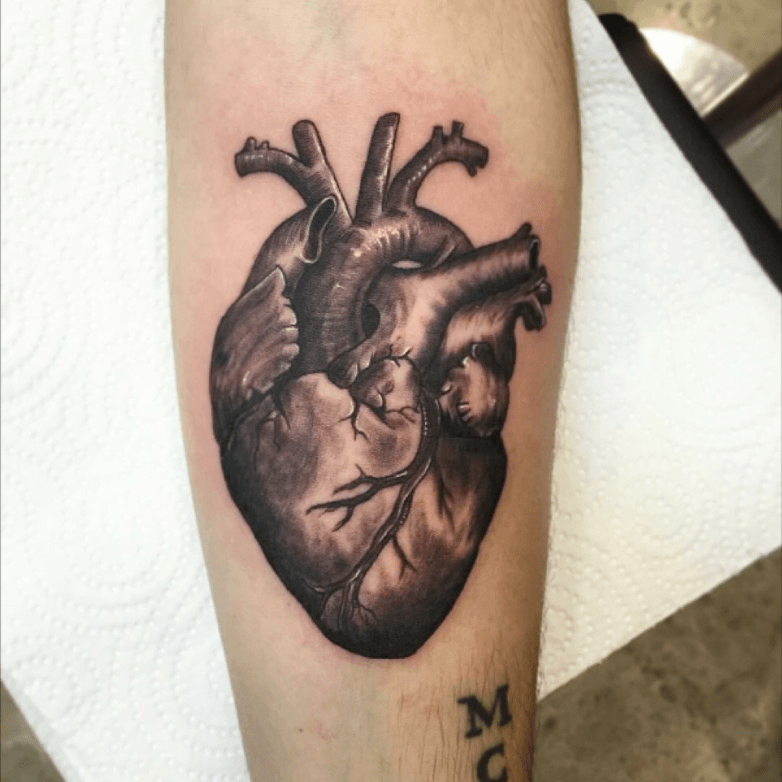 corazon humano tatuaje