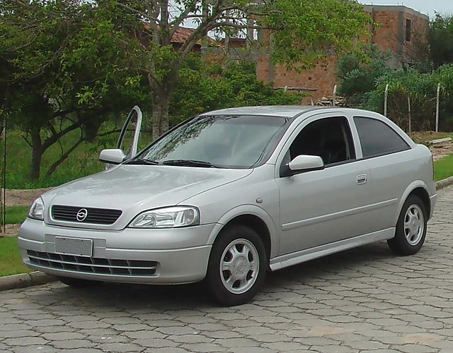 astra 2003 precio