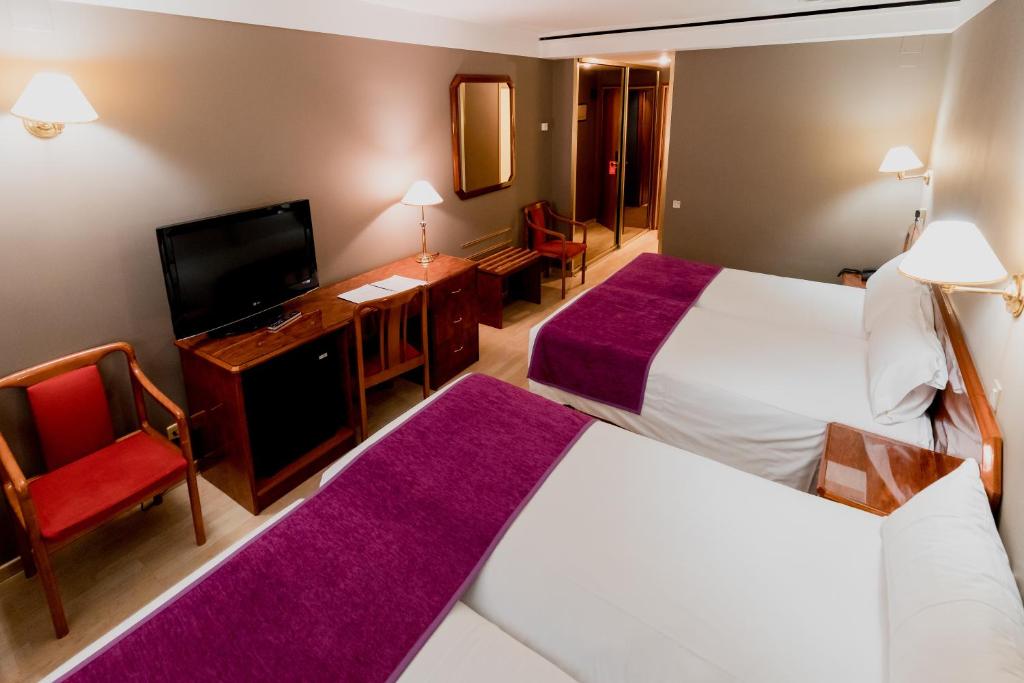 hotel delfos andorra booking