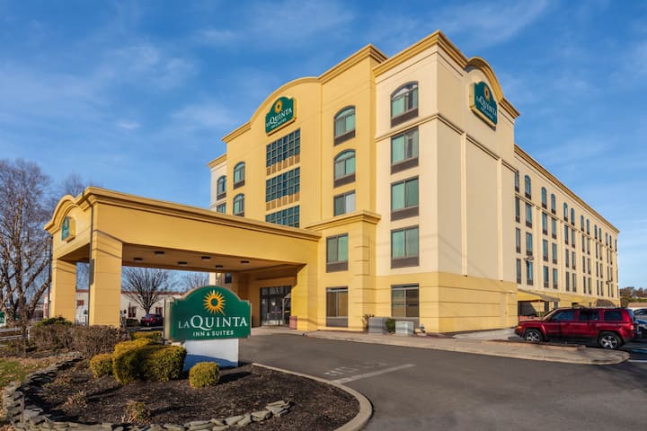 la quinta inn and suites by wyndham long island city