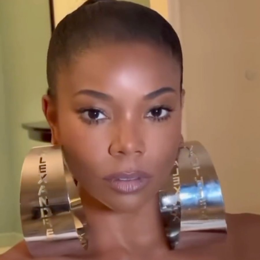 marlo hampton big earrings