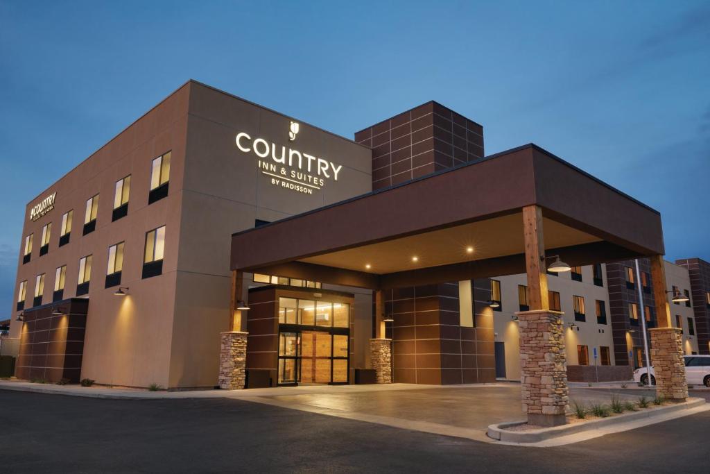 address for country inn & suites