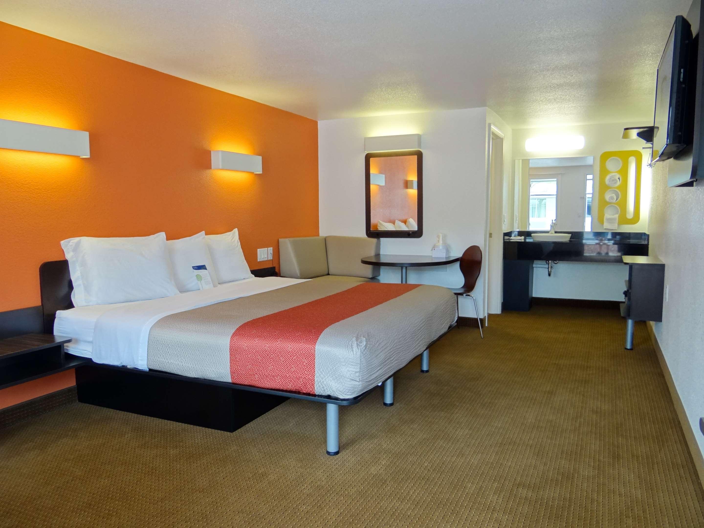 hotels motels in erie pa