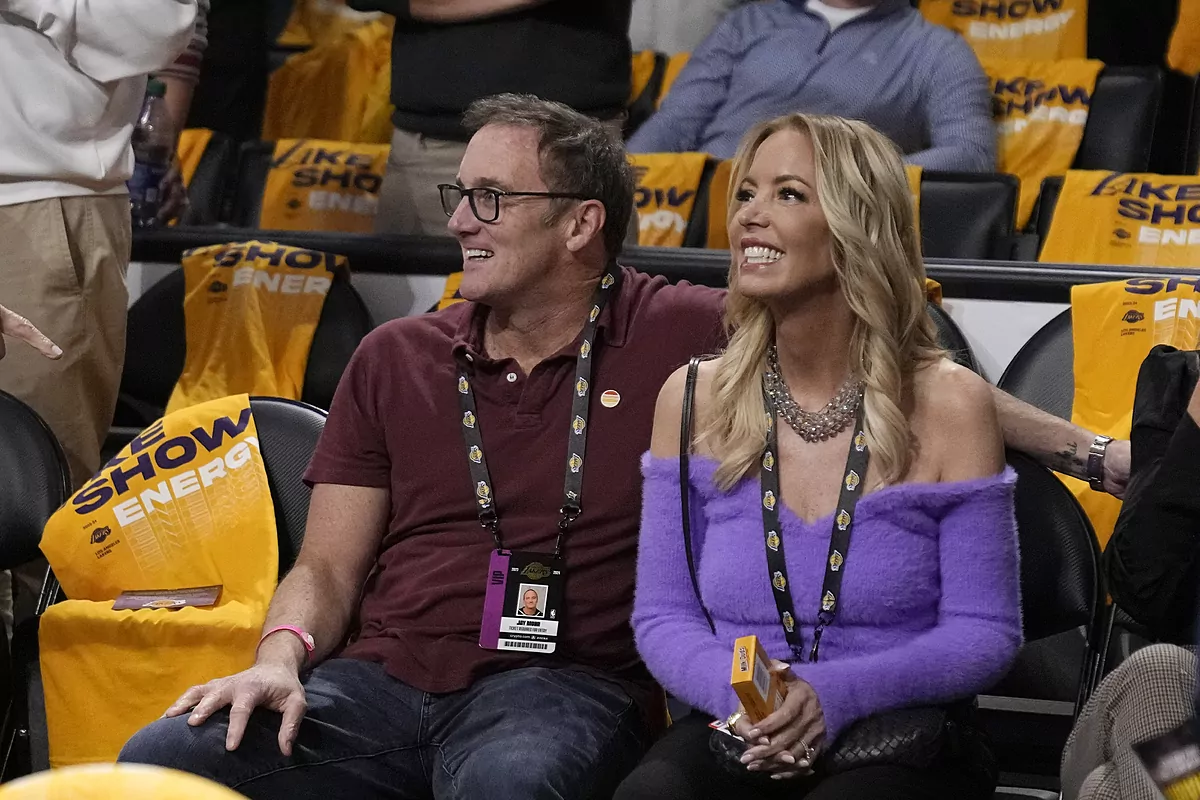 jeanie buss husband