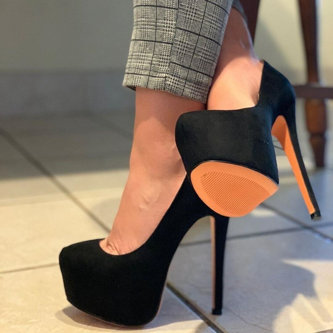 round toe high heels