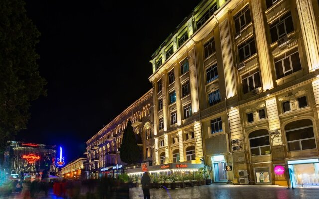 hotels in baku city centre