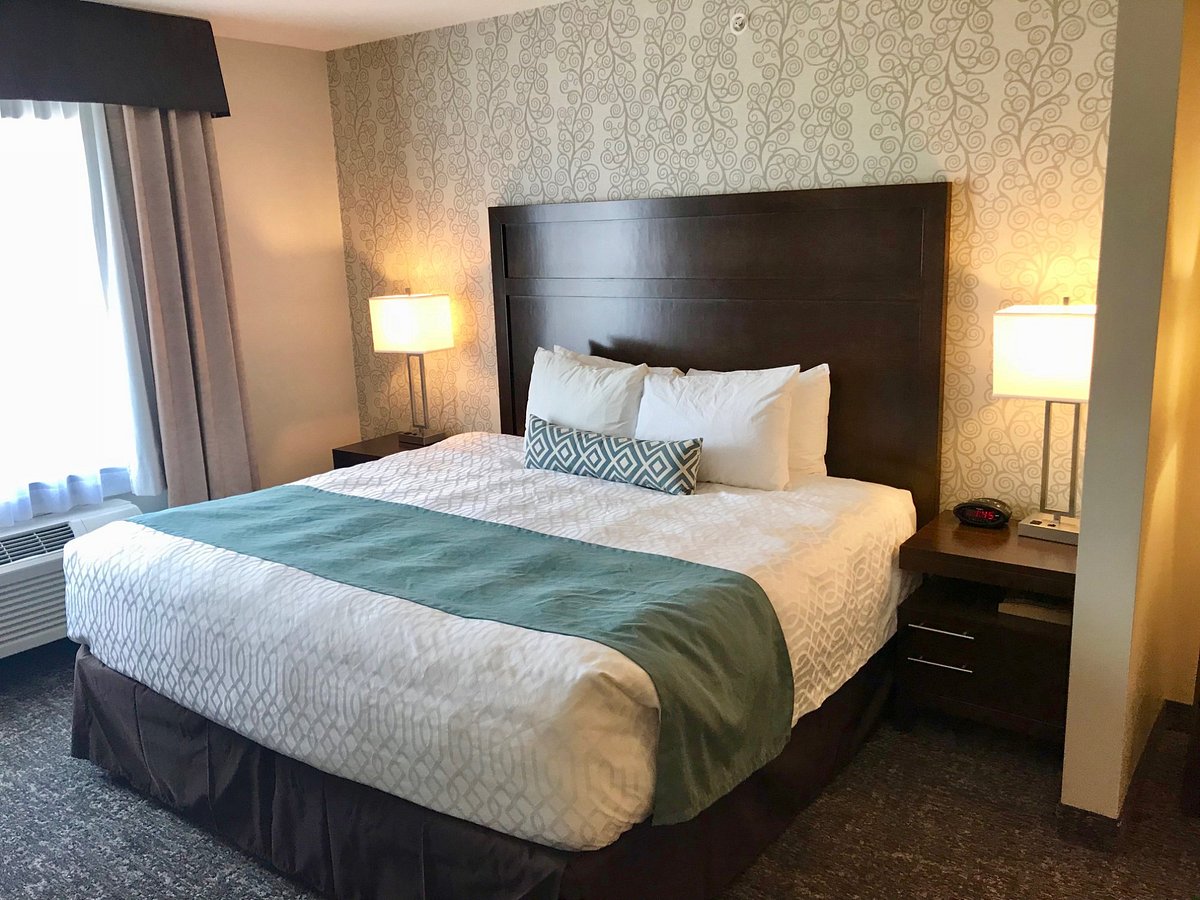 hotels near chestermere alberta